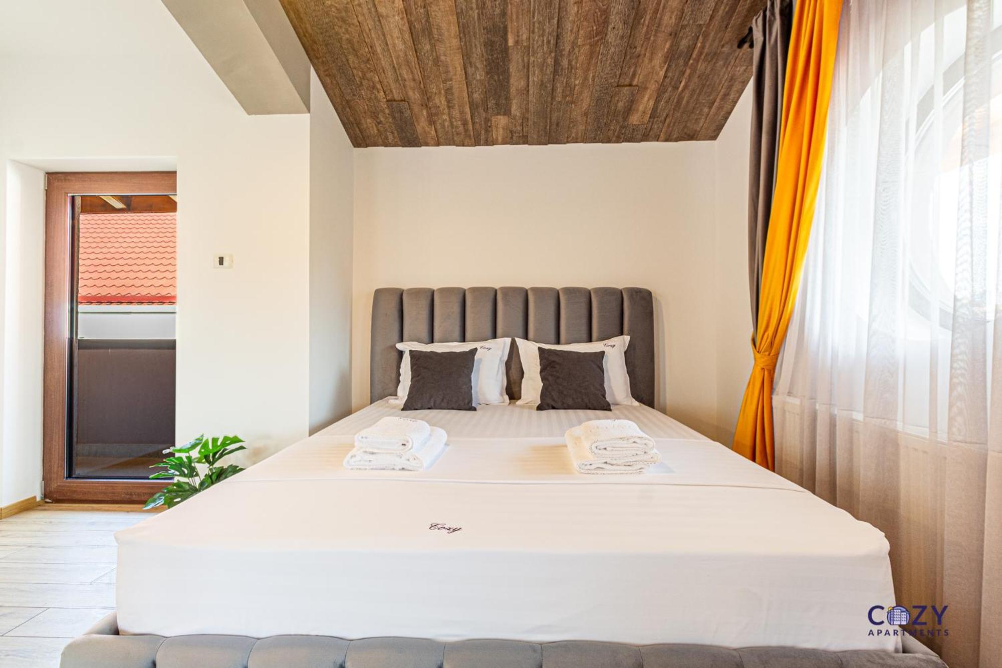 Cozy Brand New Boutique Aparthotel Brasov Luaran gambar