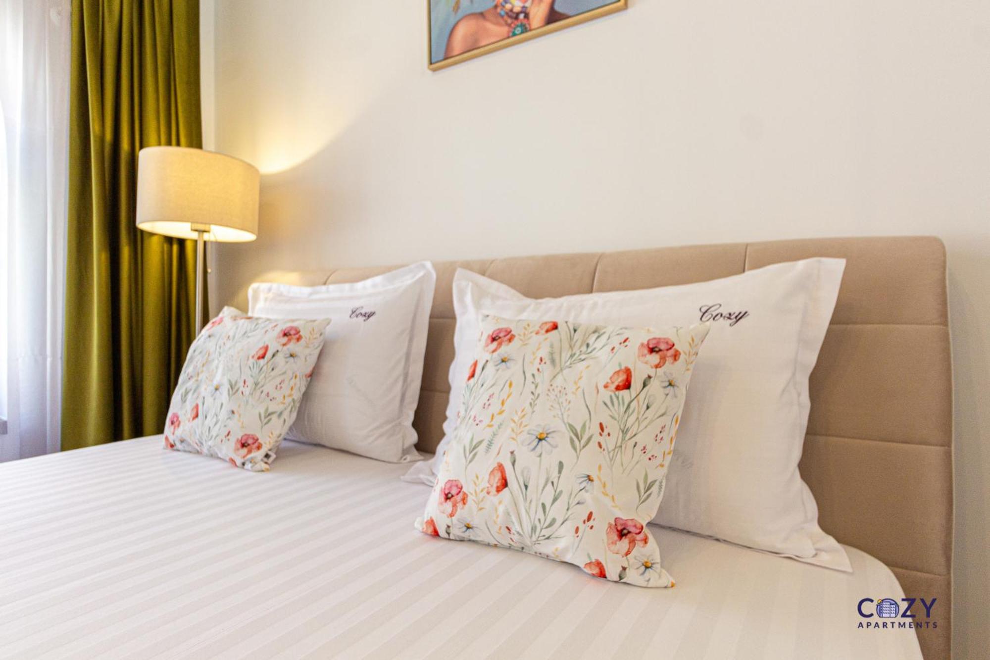 Cozy Brand New Boutique Aparthotel Brasov Luaran gambar