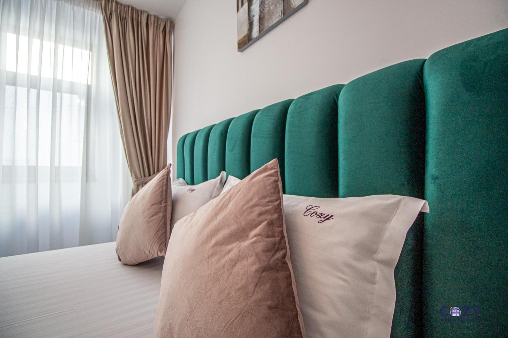 Cozy Brand New Boutique Aparthotel Brasov Luaran gambar