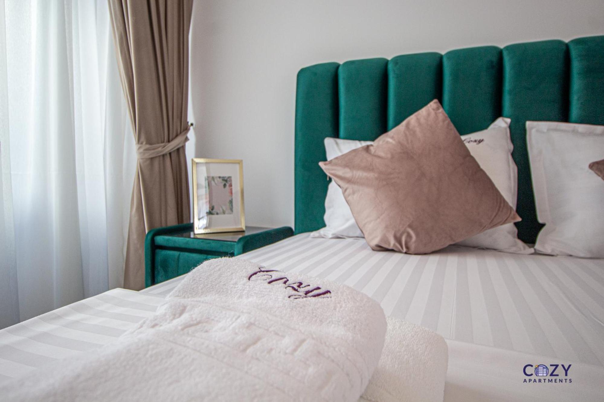 Cozy Brand New Boutique Aparthotel Brasov Luaran gambar